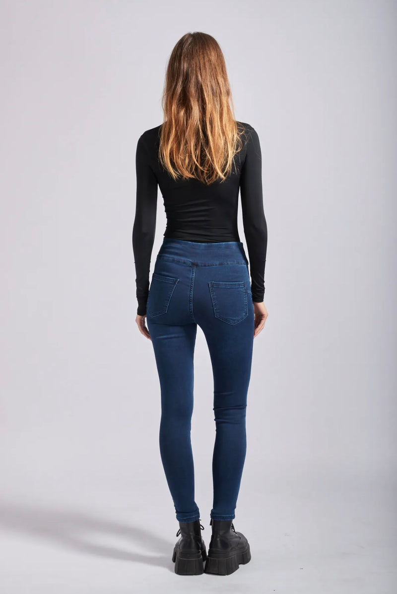 Lisa - New Blue Stretch High Waist Jeans